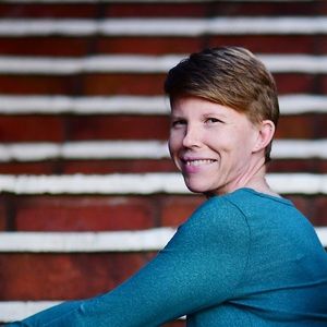 Meet your Posher, Elizabeth